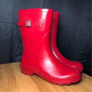 Red rain boots❤️